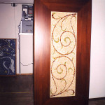 Мозаика - по спецзаказу, в 2003 году наша студия изготовила столешницу из витражного стекла для резиденции Алексия II.