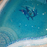 Мозаика для бассейна -Дельфин с тенью и матричная техника.