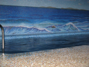 Мозаичное панно в интерьере бассейна.