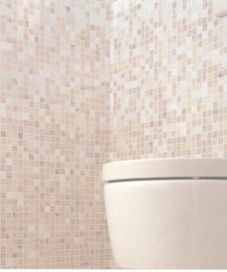 Мозаичная растяжка в интерьере ванной комнаты.