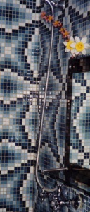 Мозаичное оформление ванной комнаты в матричной технике исполнения.