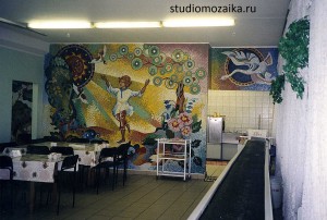 Мозаичное панно в интерьере Школы.