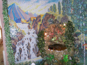 Мозаичное панно Водопад -в интерьере детского сада.
