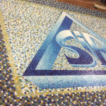 Логотип -Стеклянная мозаичная плитка.